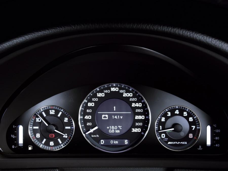  Mercedes-Benz E63 AMG 2006 года  (фото 6 из 22)